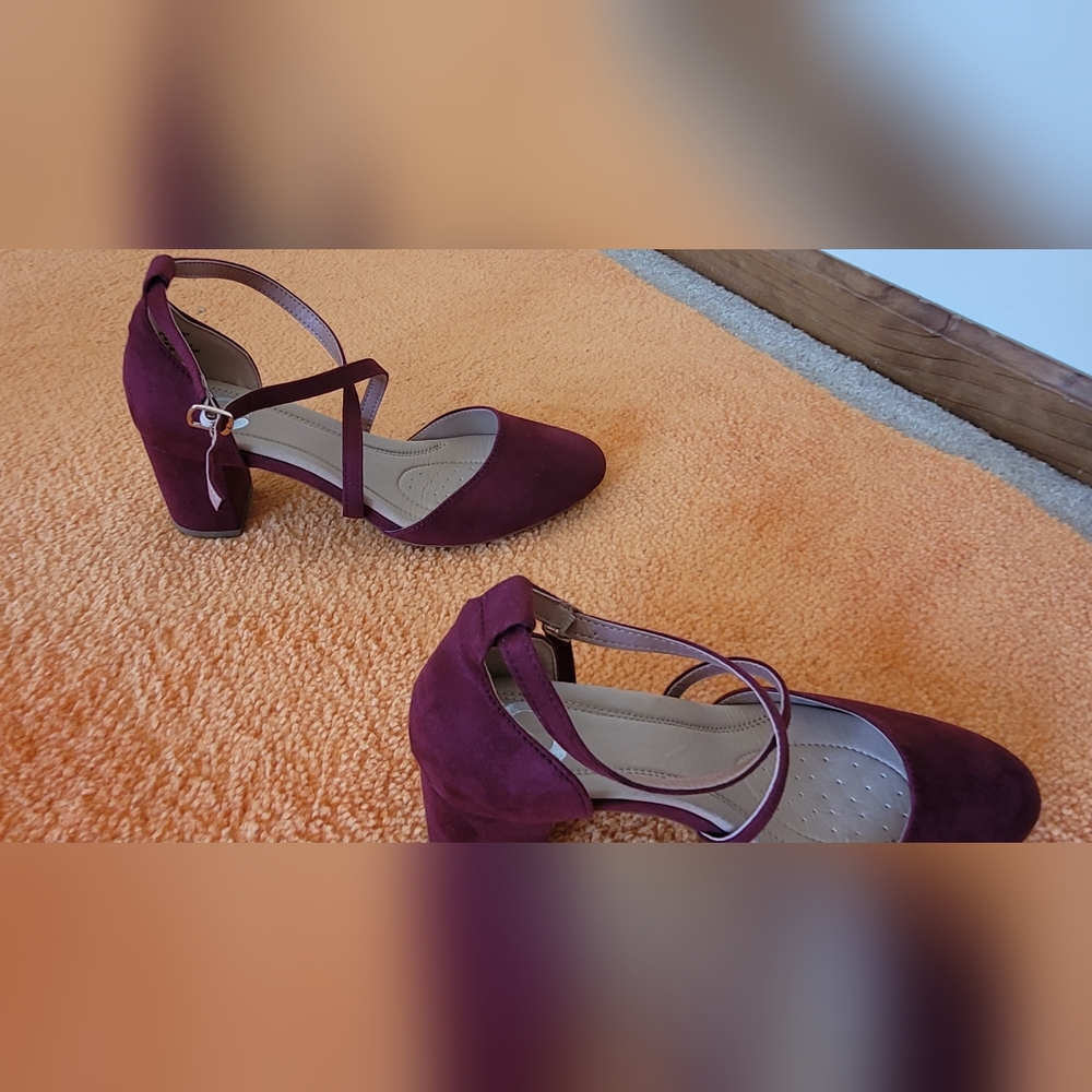 Women's Wine Color Heels - Picture 3 of 8